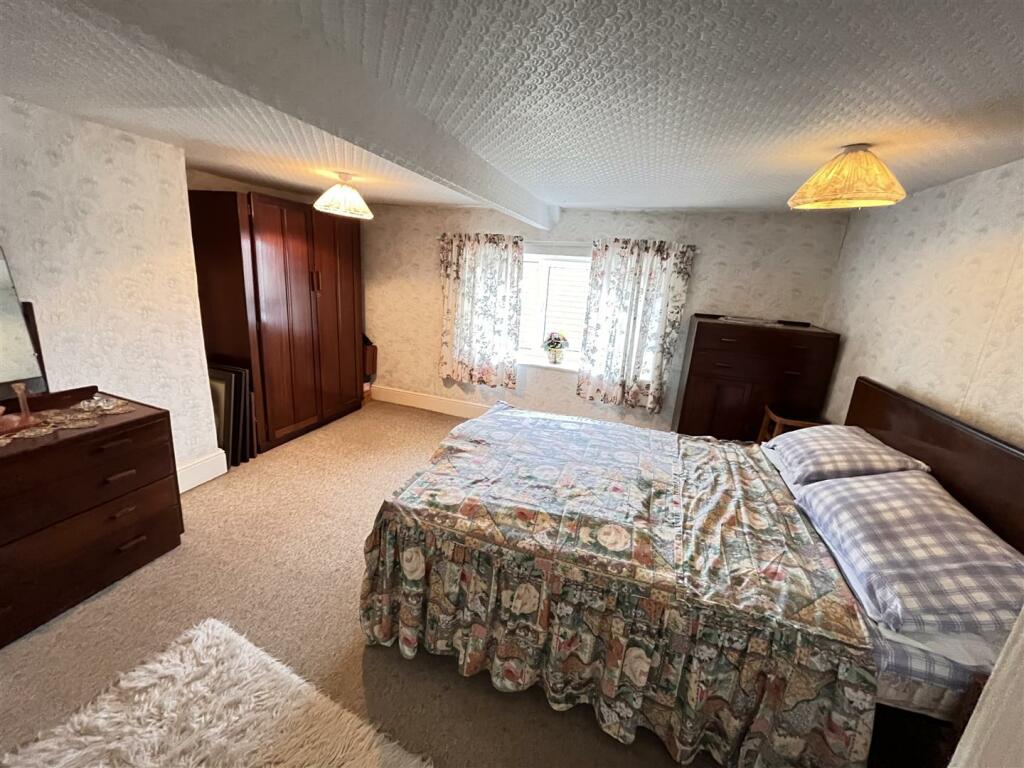 bed 1 2nd angle.JPG
