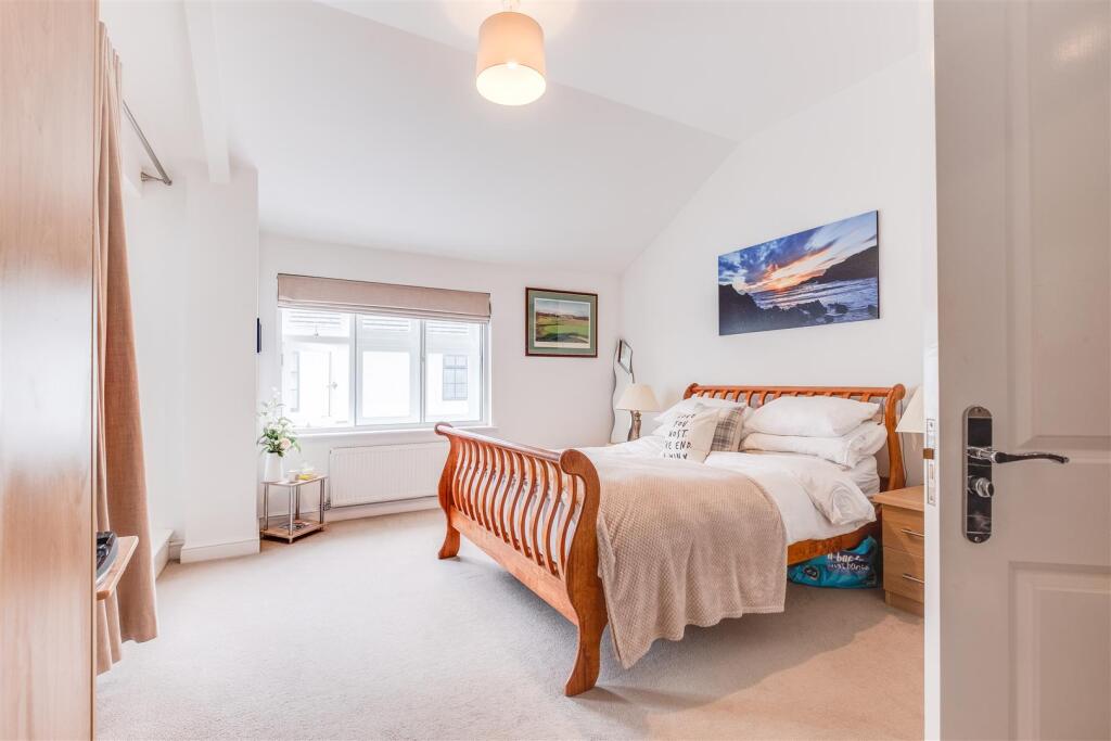 Constables - 41 Mostyn House New-3.jpg