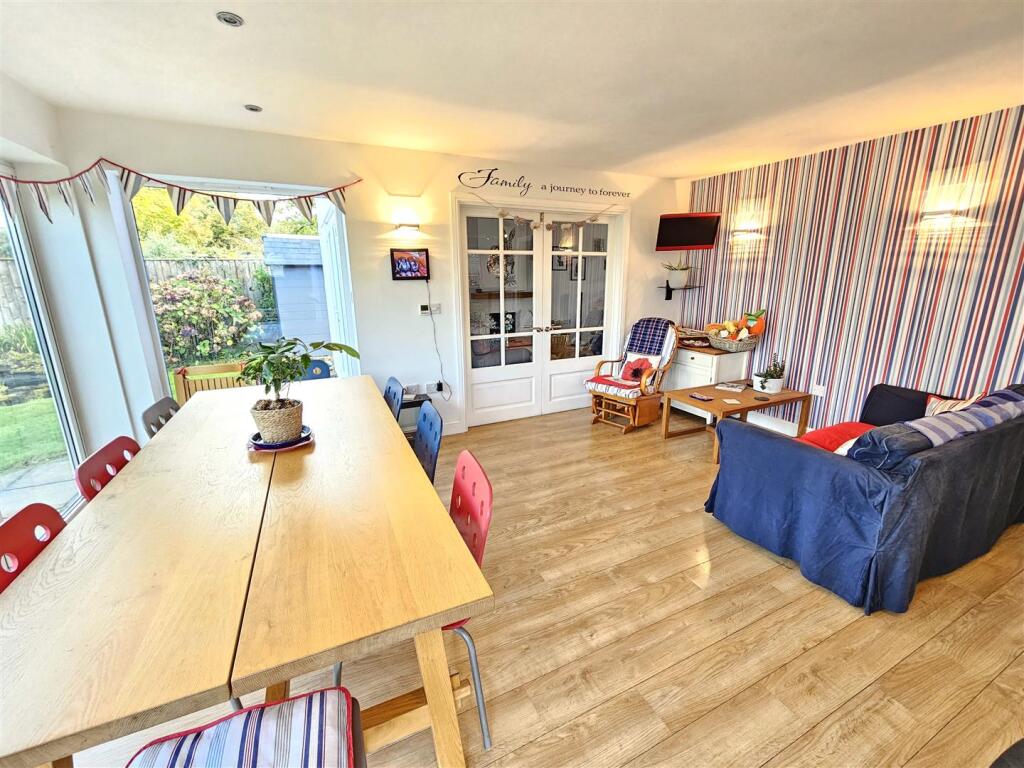 Dining and snug area.jpg