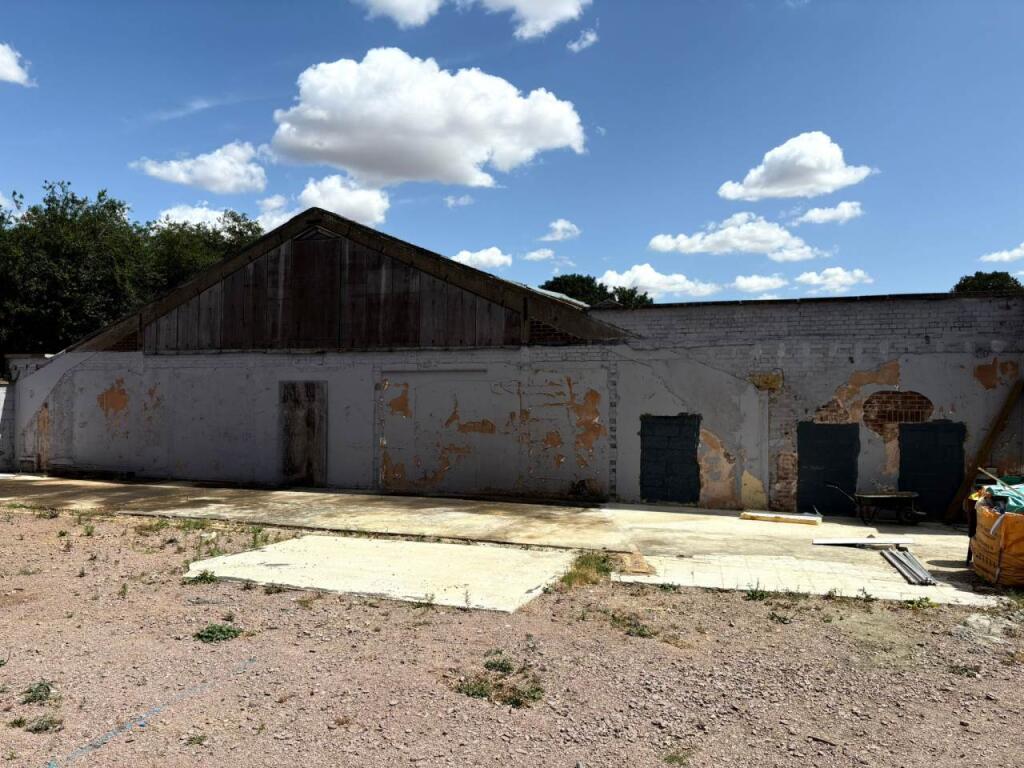 Yard (10)
