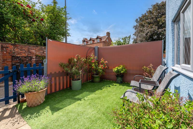 Front garden + additional fencing