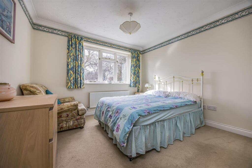 15 Teal Close, Horndean-PorticoMarketing-SoldBy-06