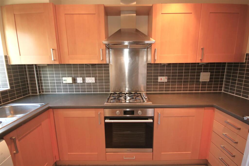 Kitchen a.JPG
