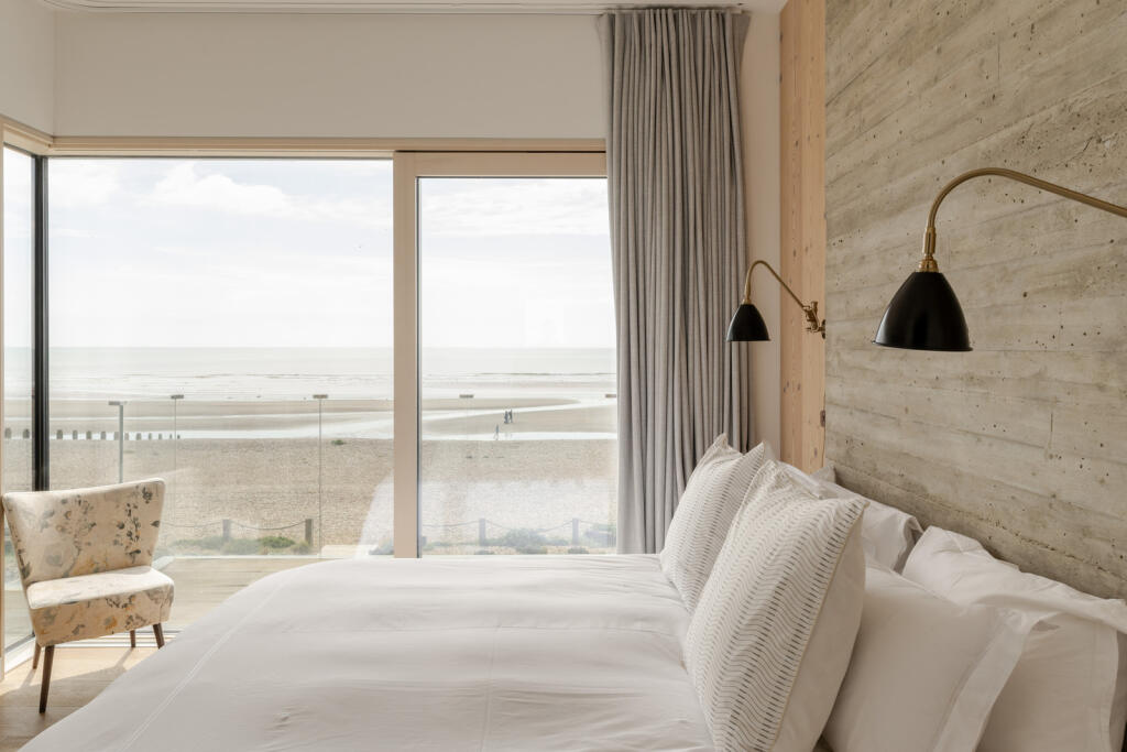 279972 - 20250424-THE-SEA-HOUSE_CAMBER_TMH-70_H...