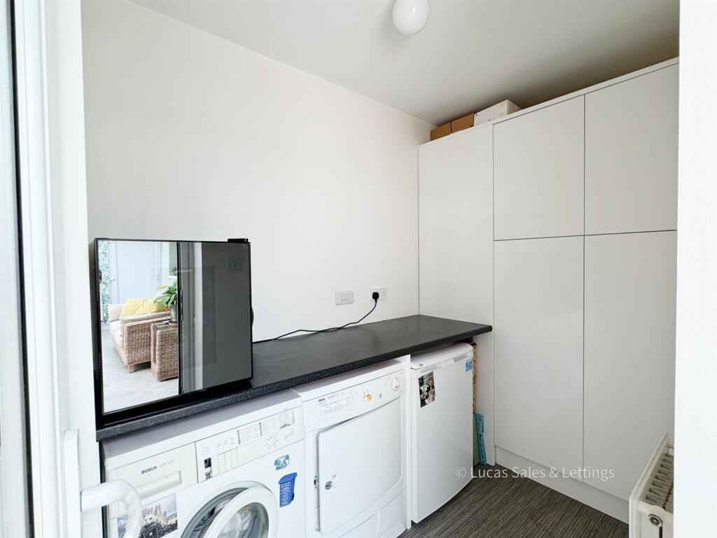 114 Gipsy Lane Kettering-10.jpg