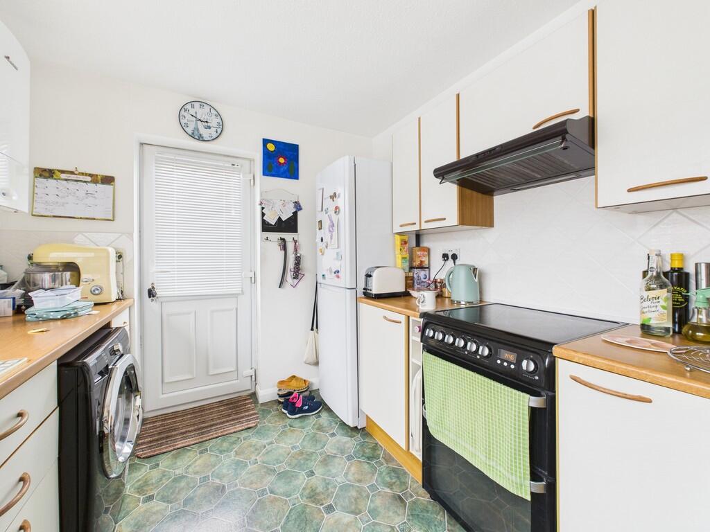 CAM03974G0-PR0208...