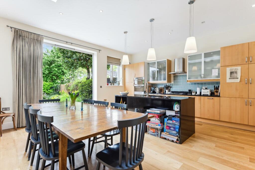 Kitchen | Dining Room
