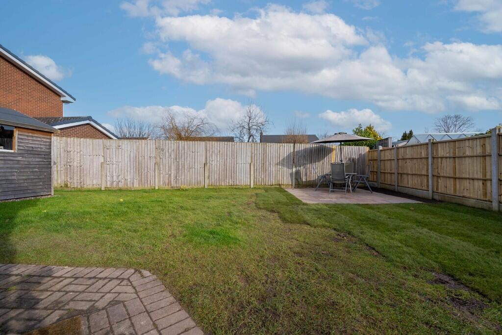 6 Hurlestone Clos...