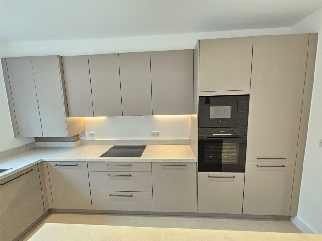KITCHEN/DINER/LIVING AREA
