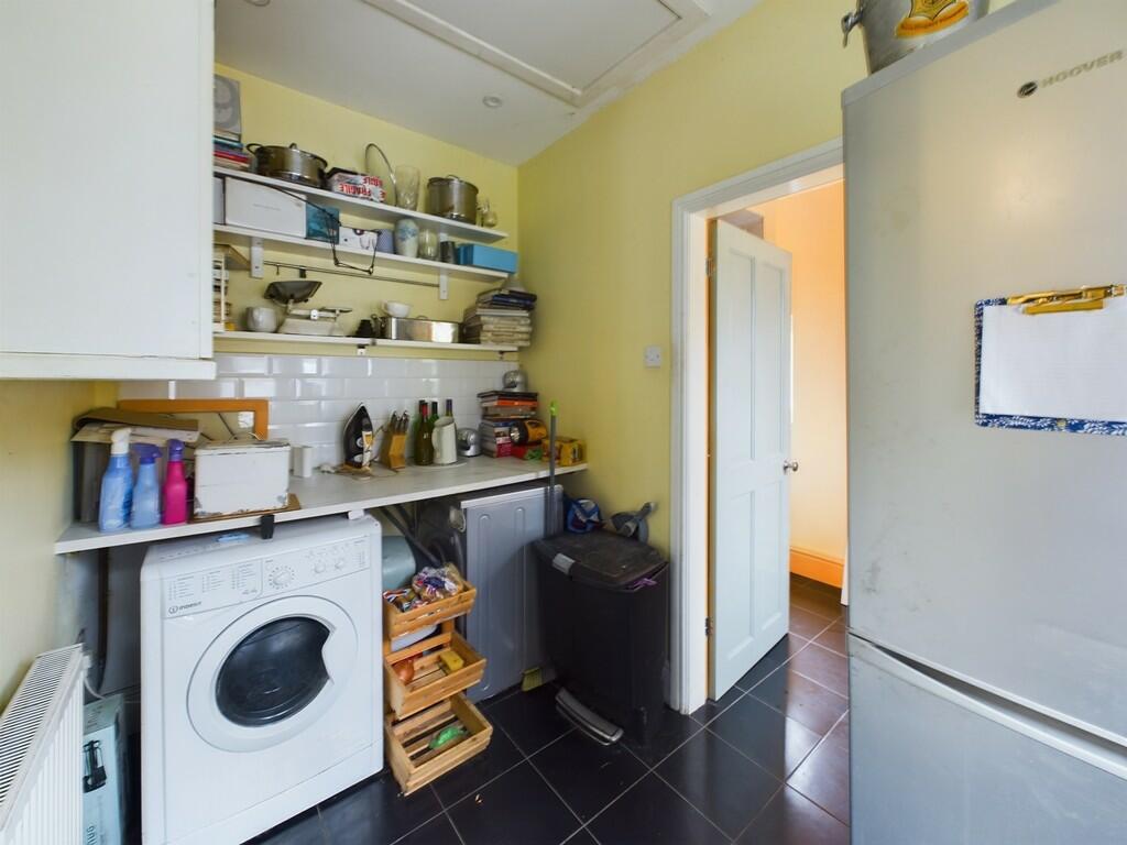 CAM02854G0-PR0180...