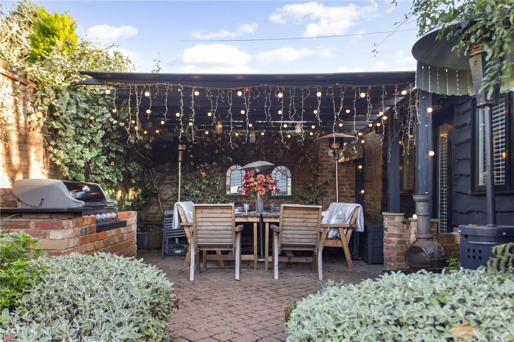 Outdoor Dining Area