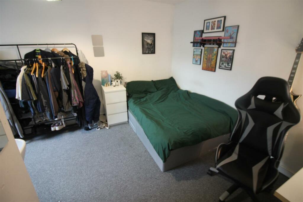 34KR- Bedroom 3.1.JPG