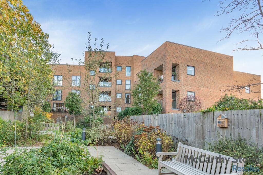 8666852-exterior06.jpg