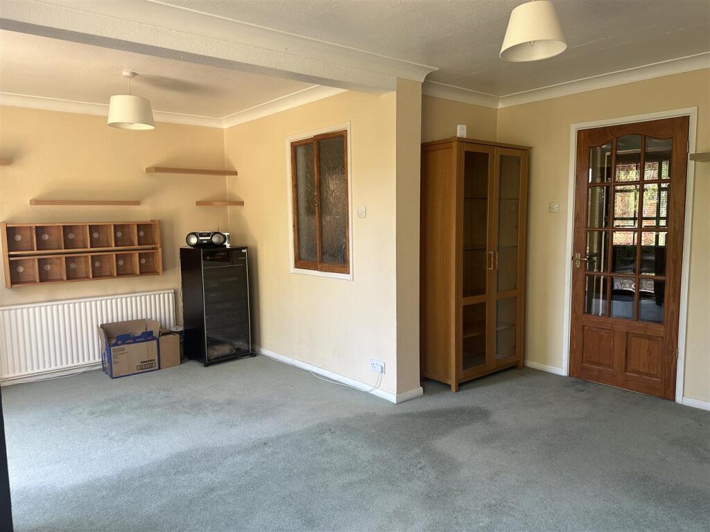 Open Lounge &amp; Diner