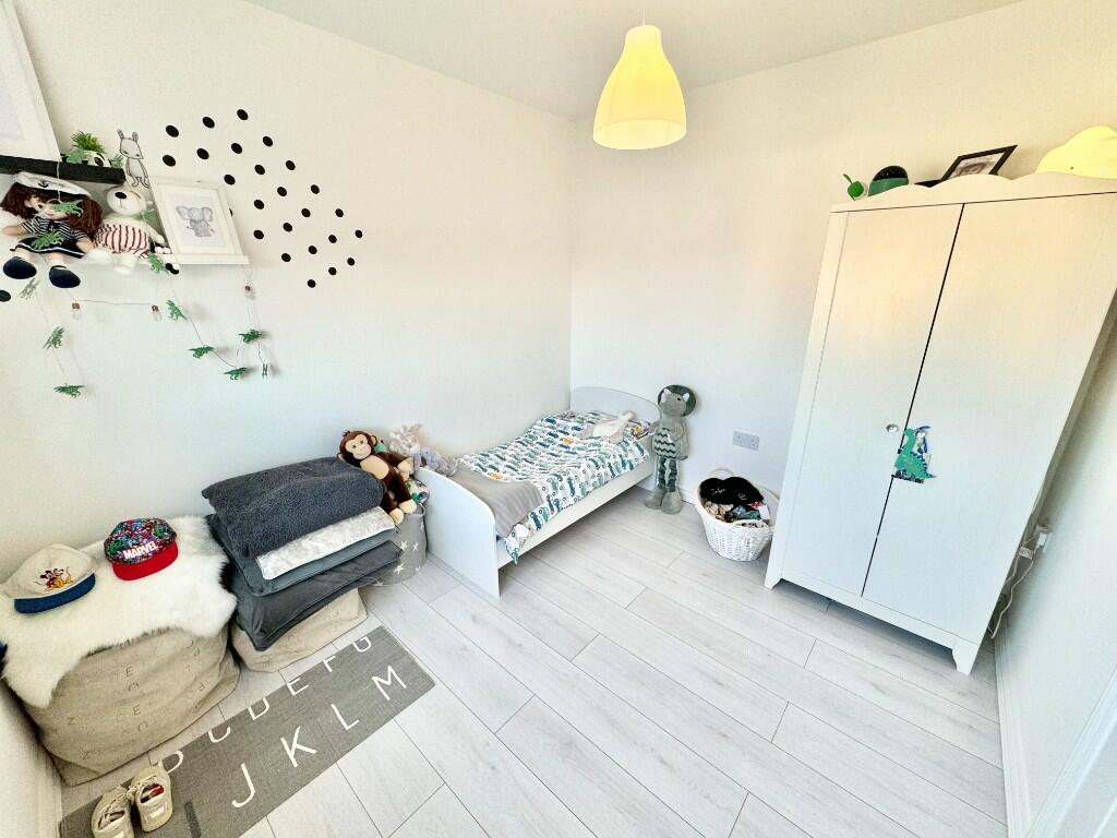 1ST FLOOR FRONT BED