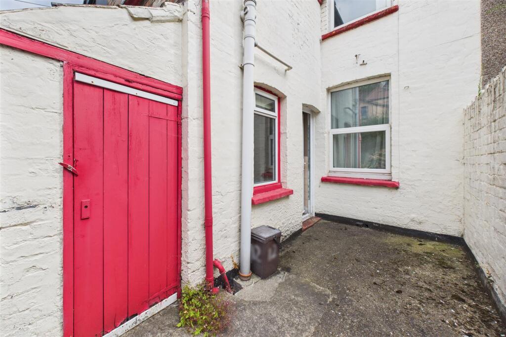12 Herapath Street, Barton Hill, Bristol, BS5 9SE 