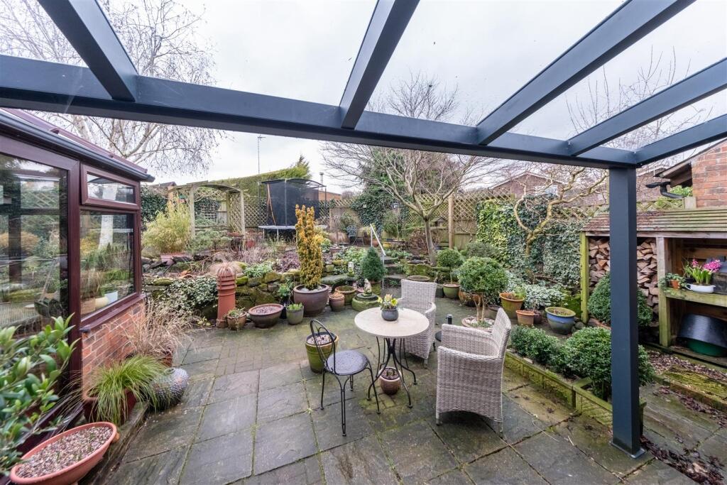 7 Hallowsgate Court-020.jpg