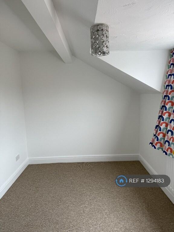 Bedroom 2 (Front Facing)