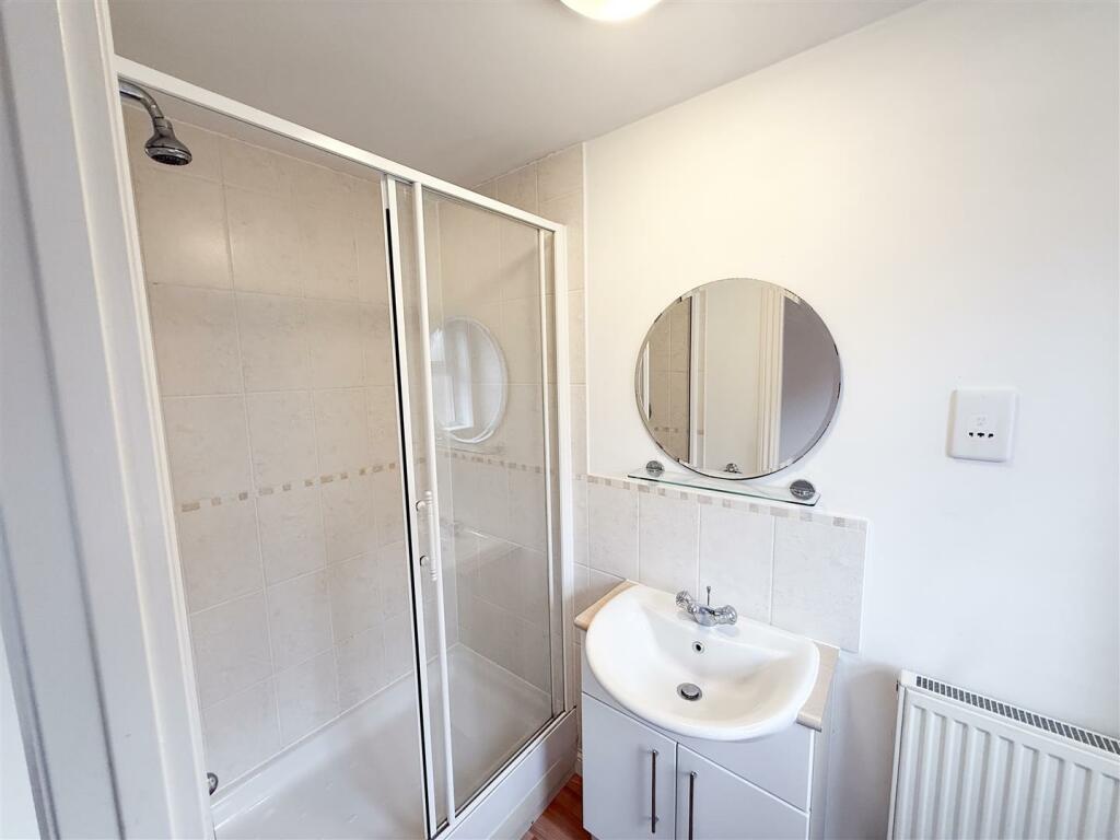 Ensuite - Bedroom 4.