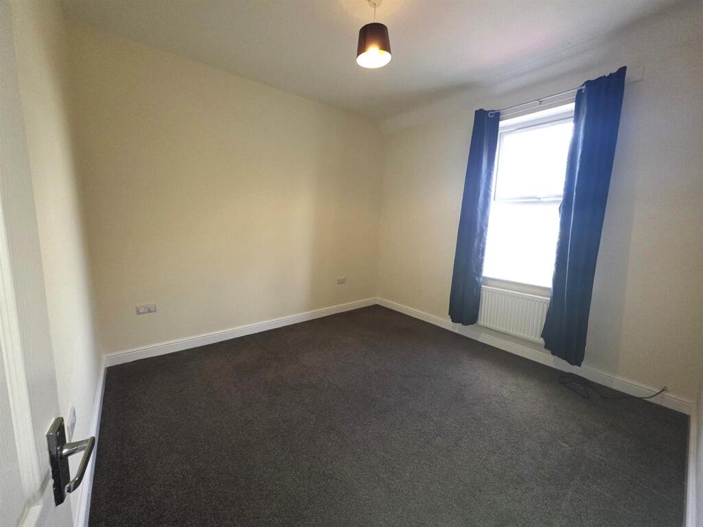 Front Bedroom.jpg
