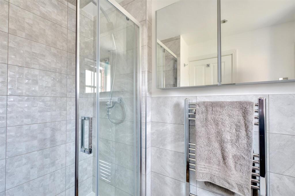 Ensuite 1_2.jpeg