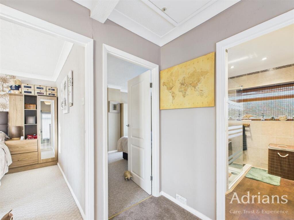 FIRST FLOOR LANDING