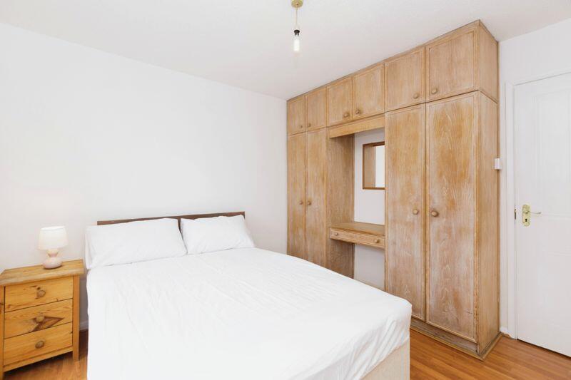 Principal Bedroom (2)