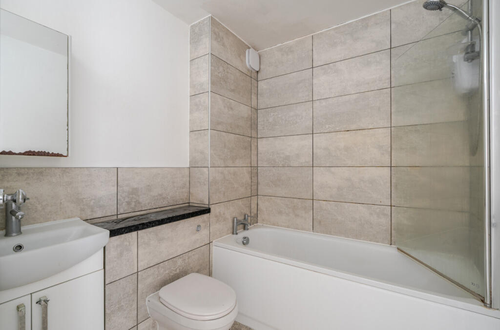 1320363-12-686ba8...