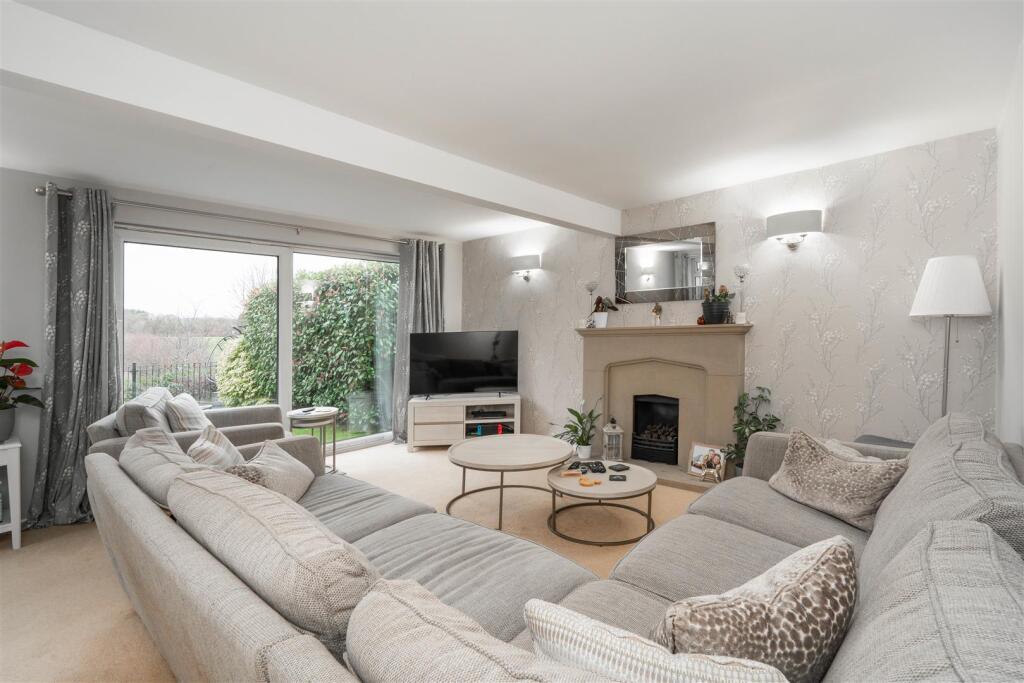 Living Room.jpg