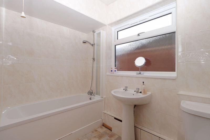 Family Bathroom (Ground Floor)