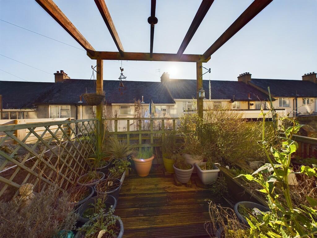 CAM03974G0-PR0090...