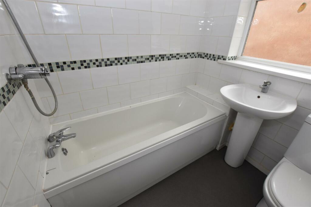 Bathroom.JPG
