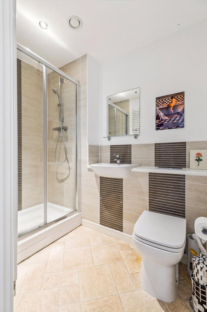 En-Suite (1st)