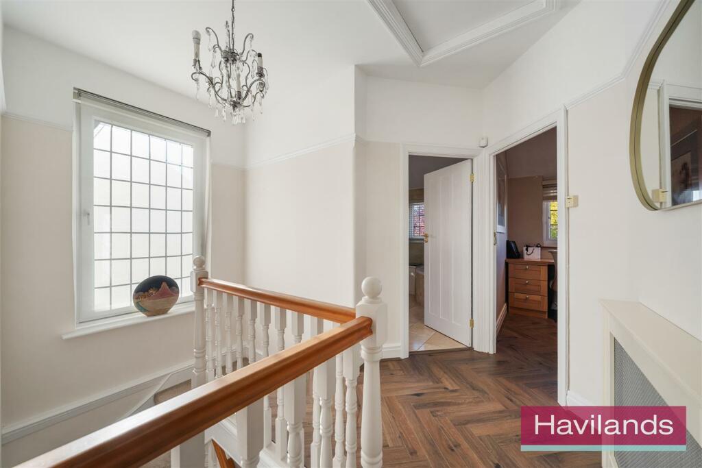 5 The Ridgeway N14 6NX-9.jpg