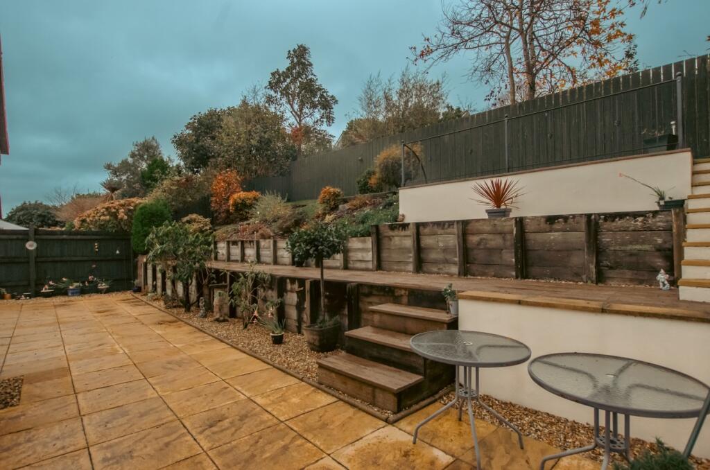 20 Barons Meadows TPS Bodmin 01208 74182-1