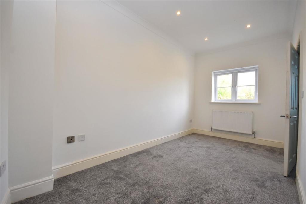Bedroom 2.JPG