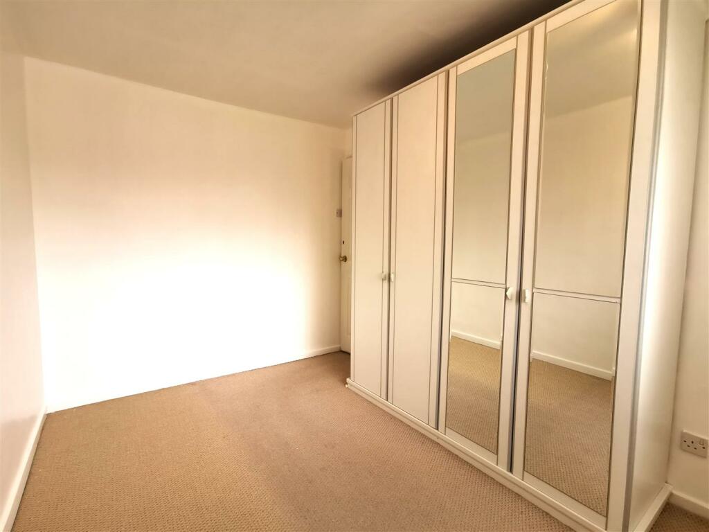 bedroom 2 2.jpg