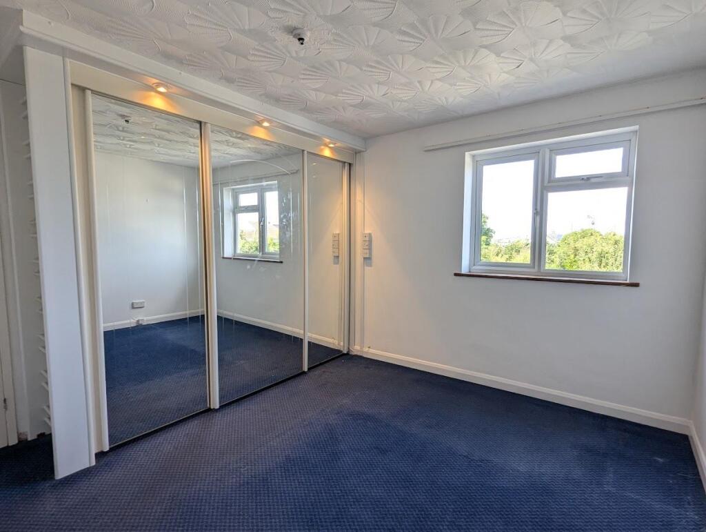 39 Quintrell Close Bedroom 1