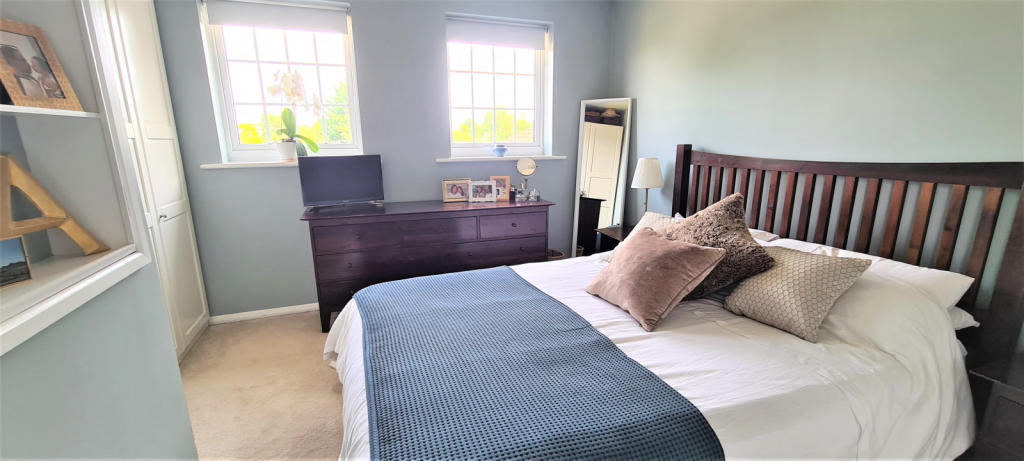 FRONT BEDROOM