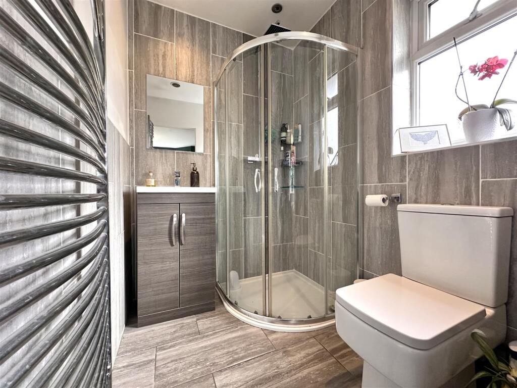 En-Suite Shower Room 896