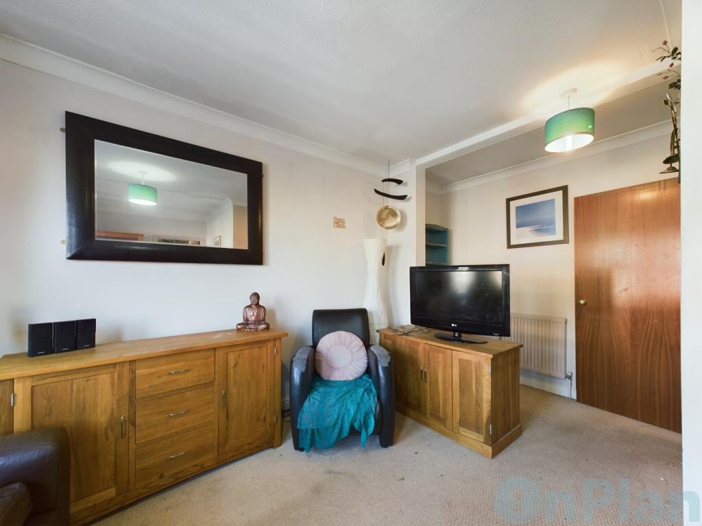 CAM04024G0-PR0016-STILL011