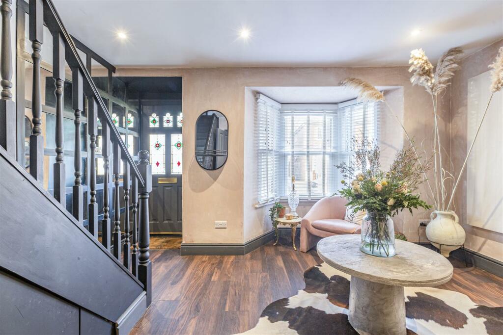 70 Station Road, West Byfleet, KT14 6DR - 3.jpg