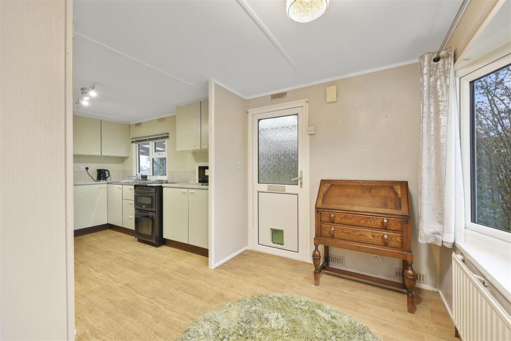 Dining Room.JPG