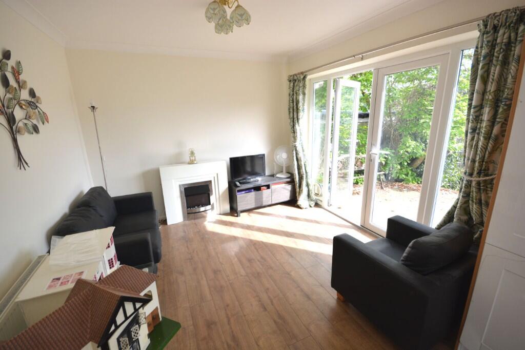 DINING/FAMILY AREA