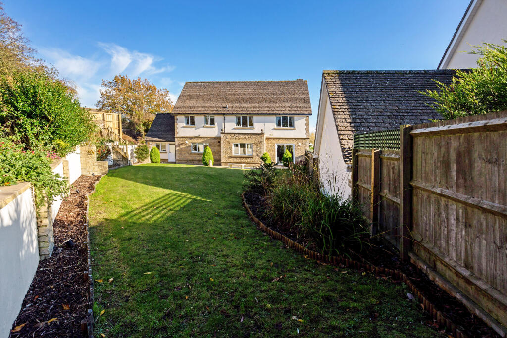 4nicholascourt26829624