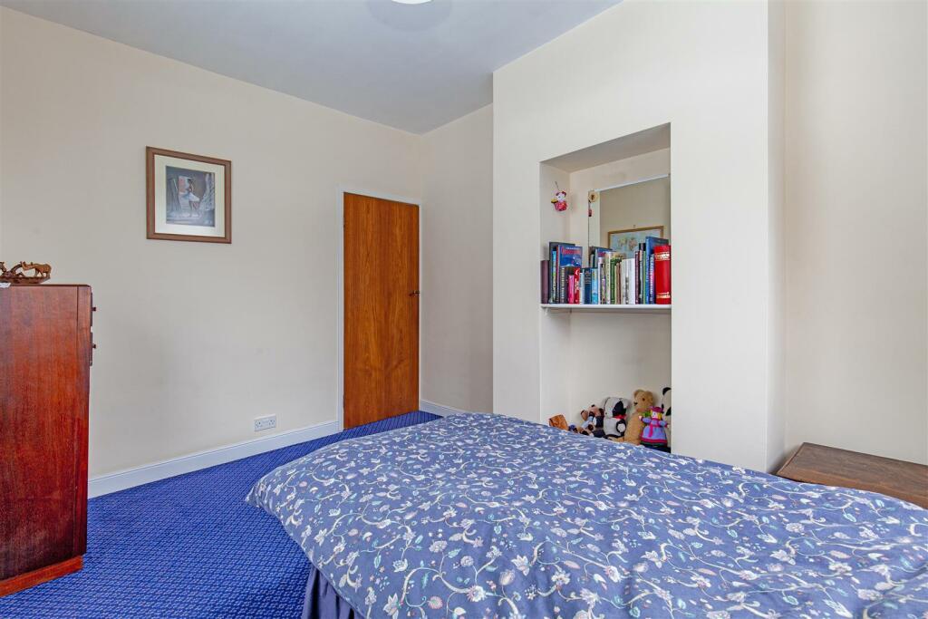 Bedroom 3-2.jpg