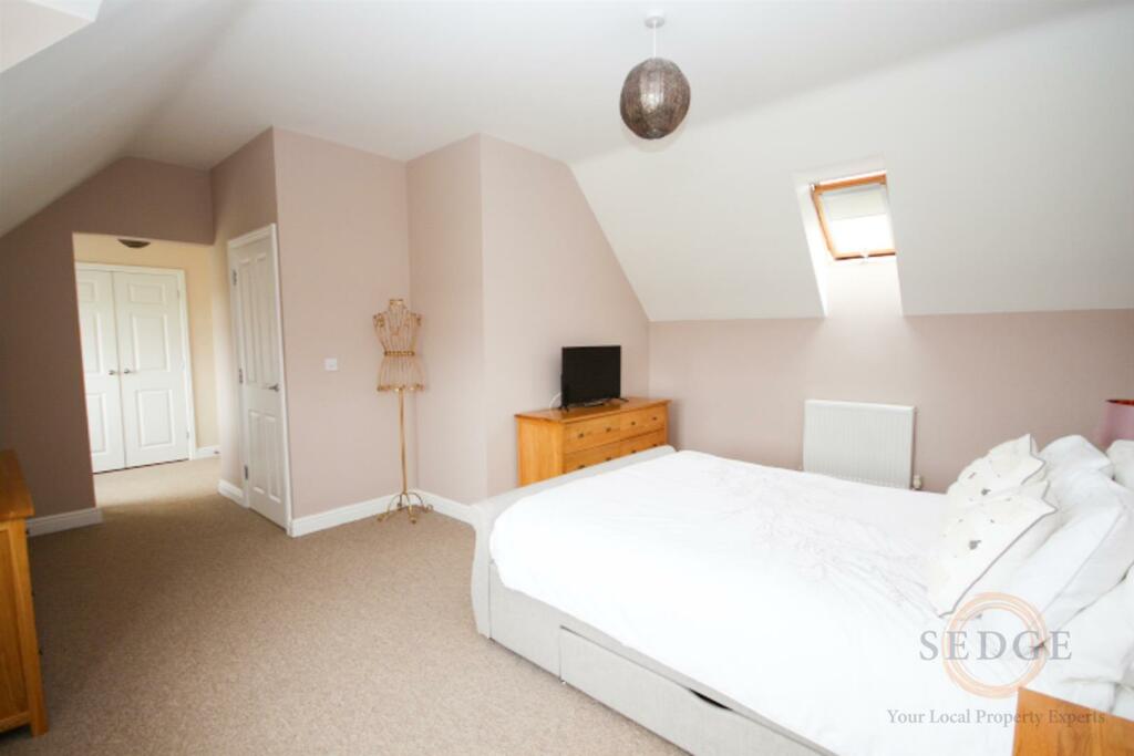18 derwent way -04.jpg