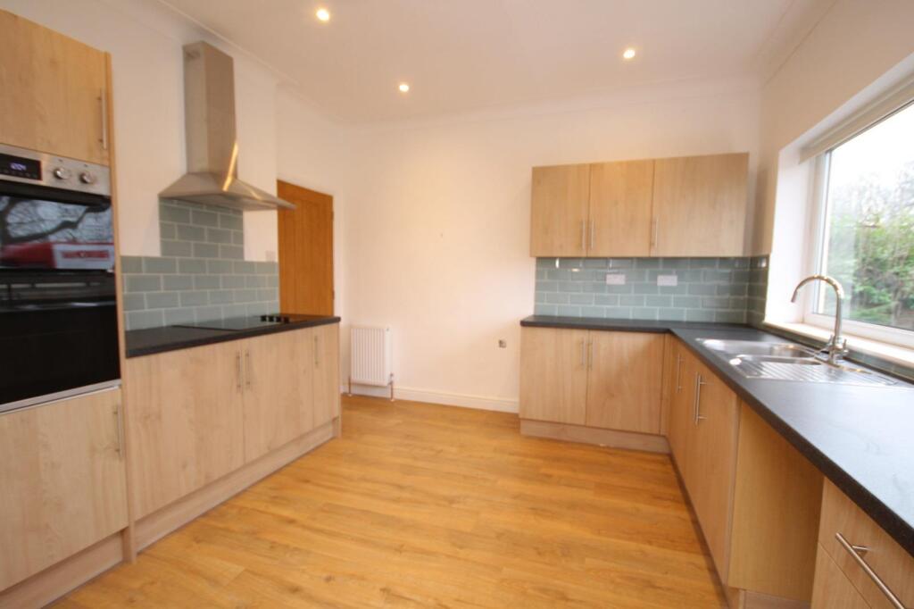 Dining kitchen