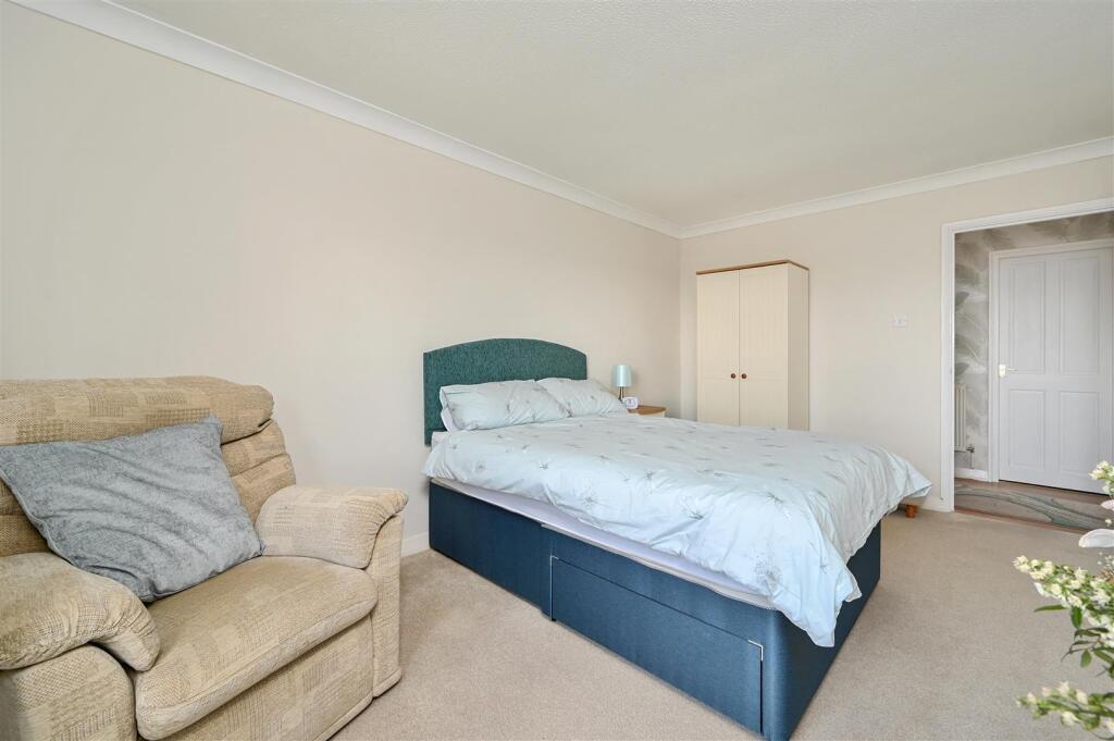 7 Birch Court Bn41 (13).jpg