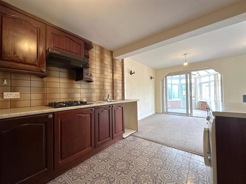 Open-Plan Kitchen Space 548
